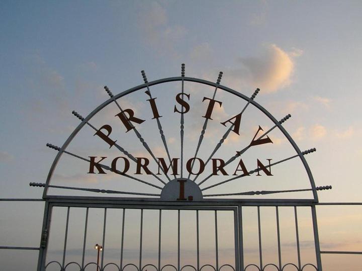 Hotel Kormoran Šamorín エクステリア 写真